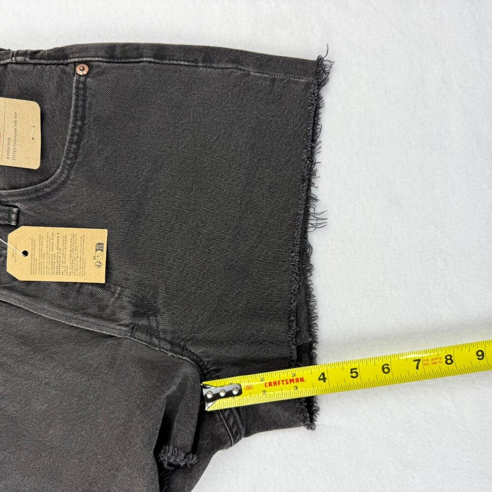 Levi's 501 Women's Frayed Hem Button Fly High Rise Black Denim Shorts Sz‎ 26 NWT - Picture 9 of 11